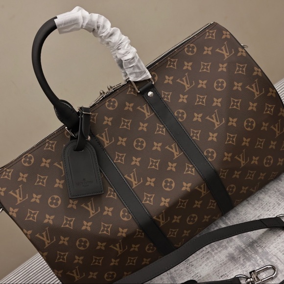 Beautiful LV Keepall for sale! 100% Authentic! 💋 - Picture 3 of 5